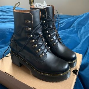 Dr martens Leona